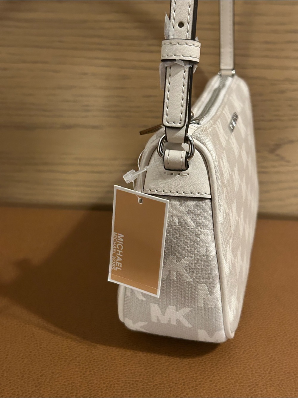Michael Kors Cream MK Logo Shoulder Bag - Picture 6 of 14